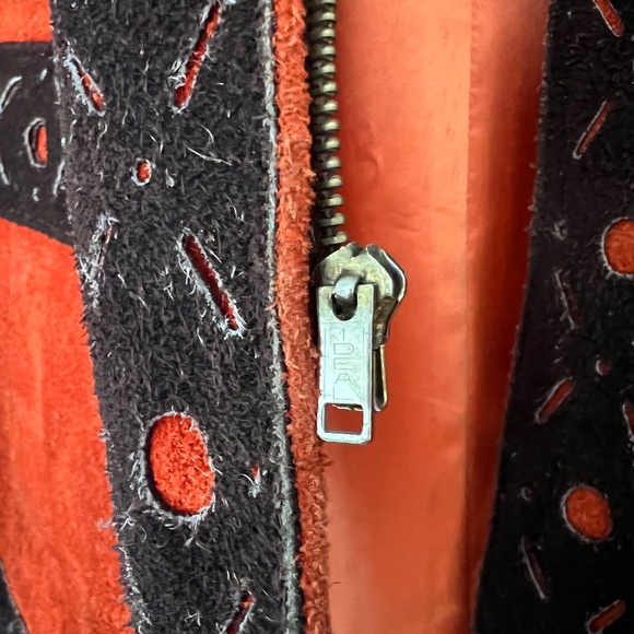 Vintage Tan Suede Cape – Lined – Zip Front – OS - Picture 4 of 9